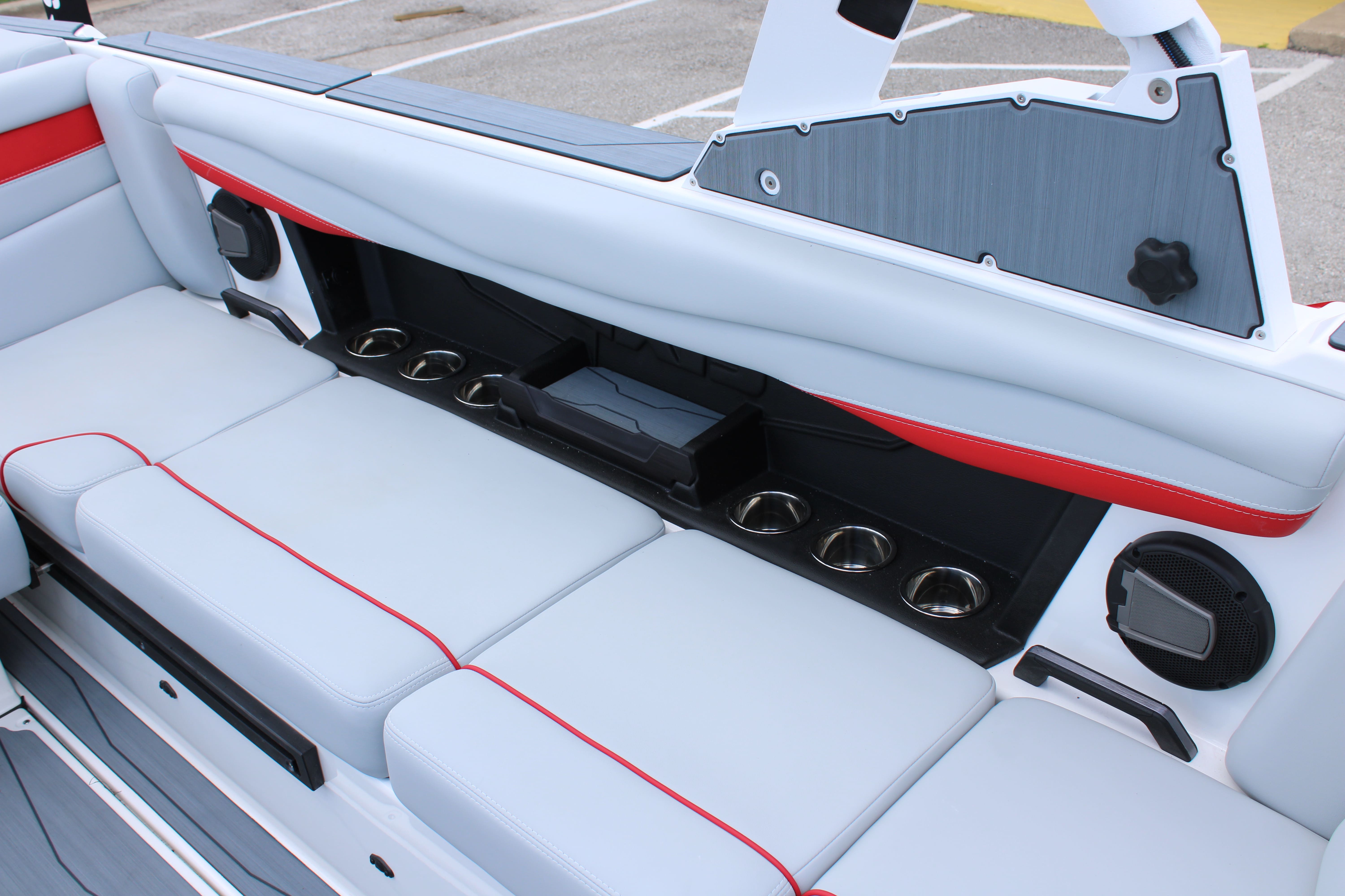 2025 Axis A225 Icon